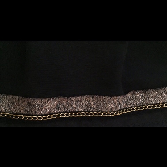 Pleated BCBG skirt - Picture 4 of 5